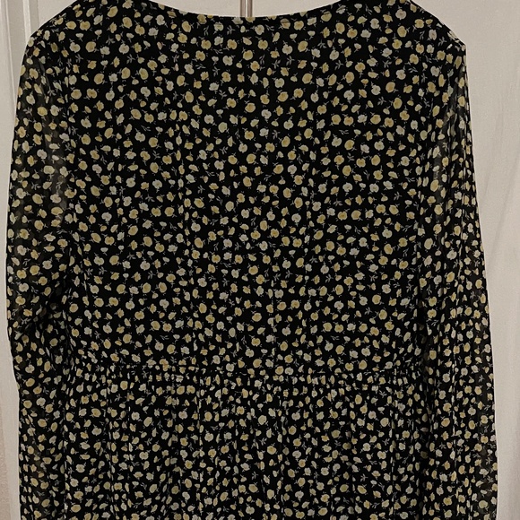 🌼 H&M Black & Yellow Floral Mini Dress! Worn Only Once! 🌼 - Picture 4 of 5
